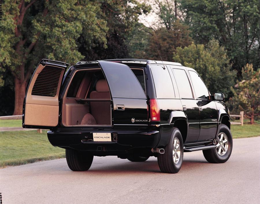  Cadillac Escalade 1999 года  (фото 8 из 40)